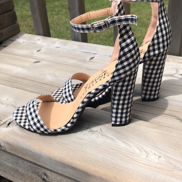 SOLD. Women’s Heels - Picture 2 of 3